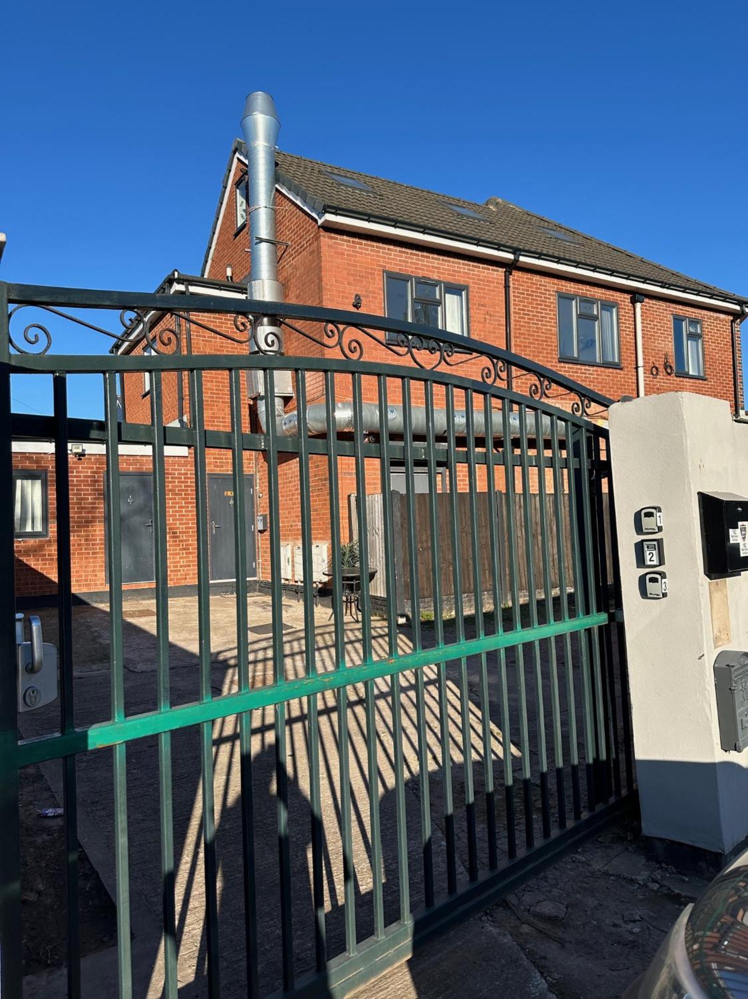 Cosy 3 Bed Apartment Near Birmingham Airport & Nec Perfect For Groups & Contractors! Eksteriør bilde